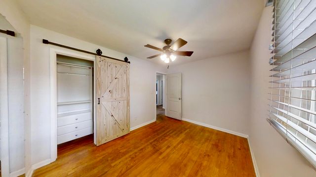 2900 Mcafee Drive, Hobart, IN 46342