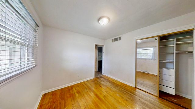 2900 Mcafee Drive, Hobart, IN 46342