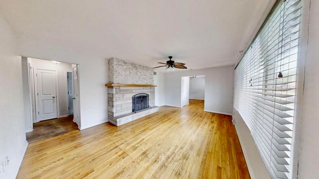 2900 Mcafee Drive, Hobart, IN 46342