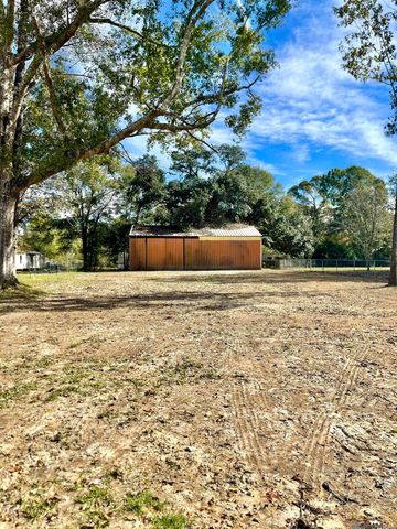 17142 Gun Boat Cir, Maurepas, LA 70449