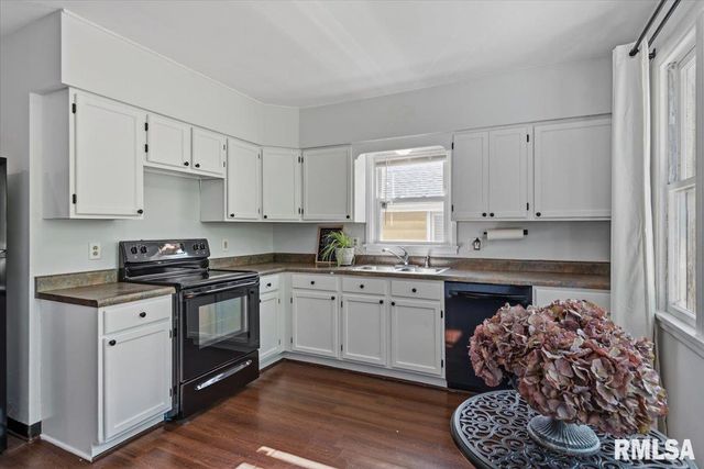 872 S MACARTHUR Boulevard, Springfield, IL 62704