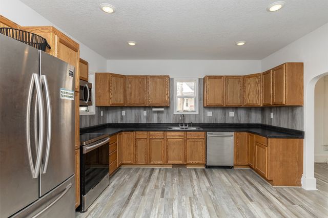 630 Market Street, Carlisle, IA 50047