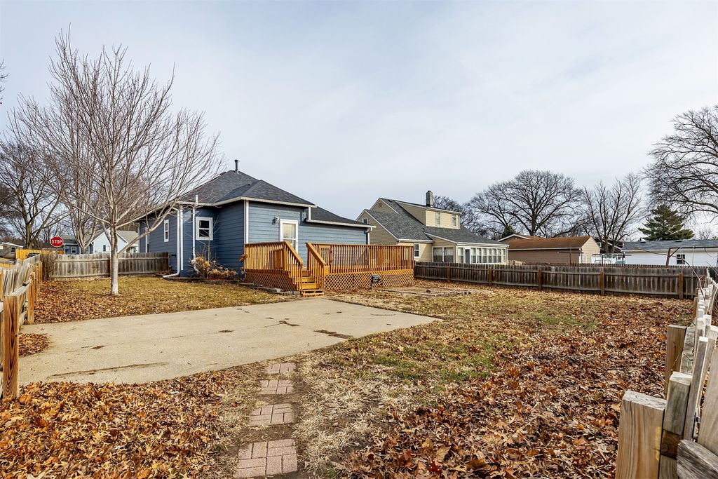 630 Market Street, Carlisle, IA 50047