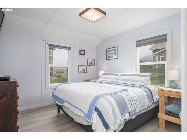 1509 Nw 39TH St, Lincoln City, OR 97367