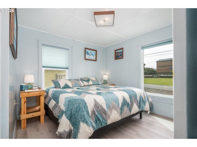 1509 Nw 39TH St, Lincoln City, OR 97367