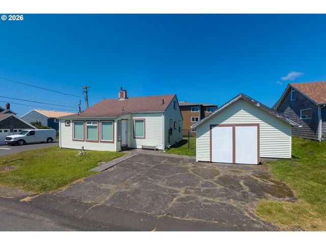 1509 Nw 39TH St, Lincoln City, OR 97367