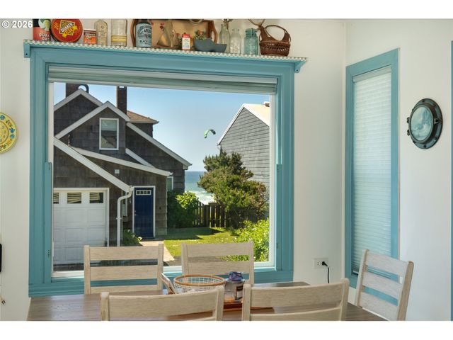 1509 Nw 39TH St, Lincoln City, OR 97367