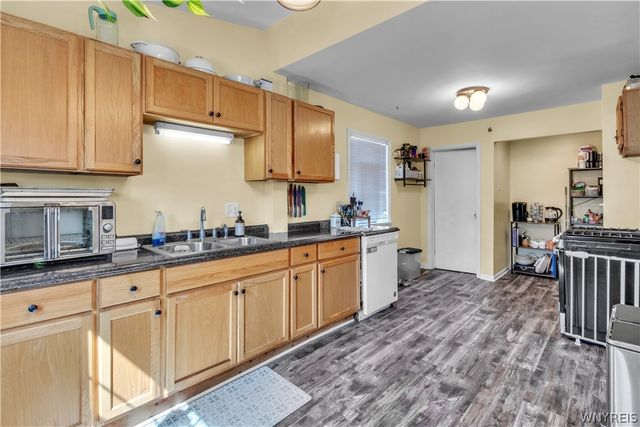 211 Olmstead Avenue, Lancaster, NY 14043