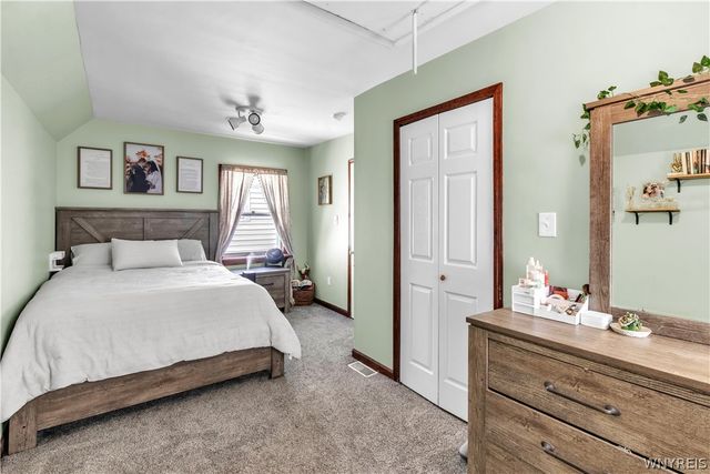 211 Olmstead Avenue, Lancaster, NY 14043