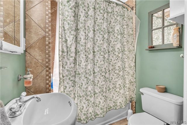 211 Olmstead Avenue, Lancaster, NY 14043