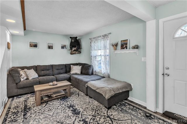 211 Olmstead Avenue, Lancaster, NY 14043