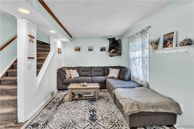 211 Olmstead Avenue, Lancaster, NY 14043