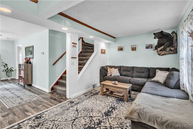 211 Olmstead Avenue, Lancaster, NY 14043