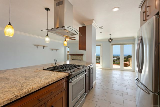 6783 Heath Ct, Carlsbad, CA 92011