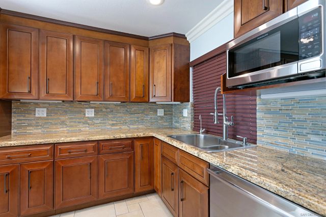 6783 Heath Ct, Carlsbad, CA 92011