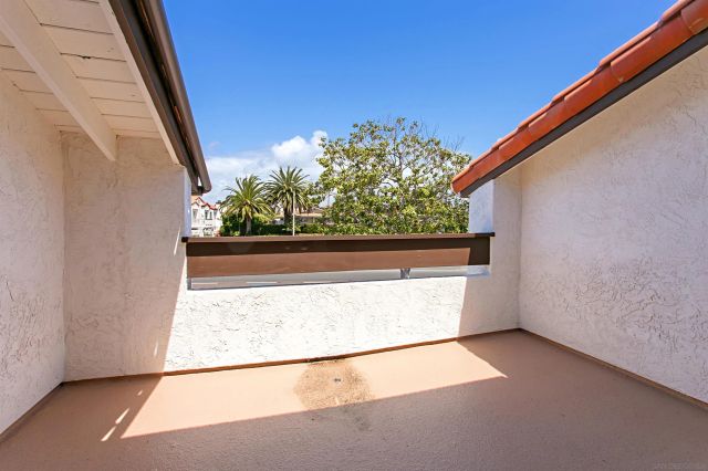 6783 Heath Ct, Carlsbad, CA 92011