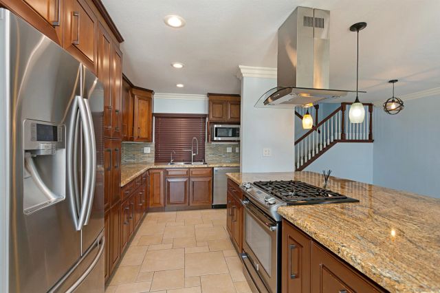 6783 Heath Ct, Carlsbad, CA 92011