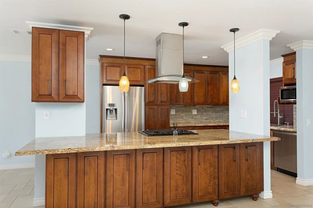 6783 Heath Ct, Carlsbad, CA 92011