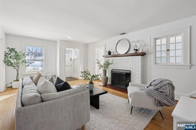 520 Hillcrest Road, Ridgewood, NJ 07450