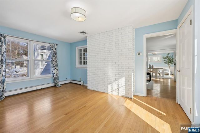 520 Hillcrest Road, Ridgewood, NJ 07450