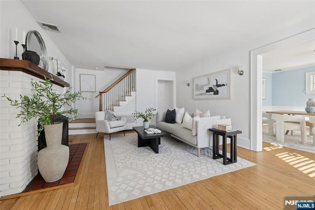 520 Hillcrest Road, Ridgewood, NJ 07450