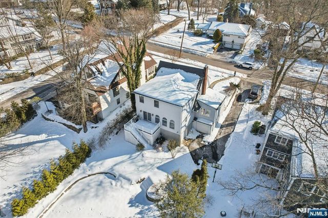 520 Hillcrest Road, Ridgewood, NJ 07450