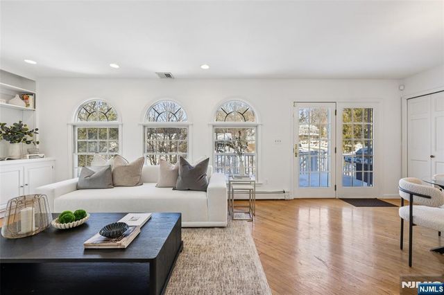 520 Hillcrest Road, Ridgewood, NJ 07450