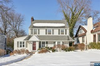 520 Hillcrest Road, Ridgewood, NJ 07450