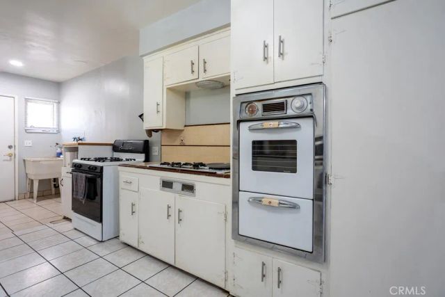 8276 Sewell, Fontana, CA 92335