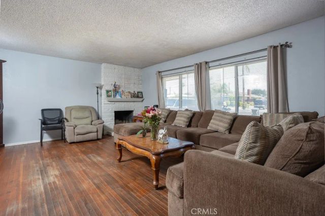 8276 Sewell, Fontana, CA 92335