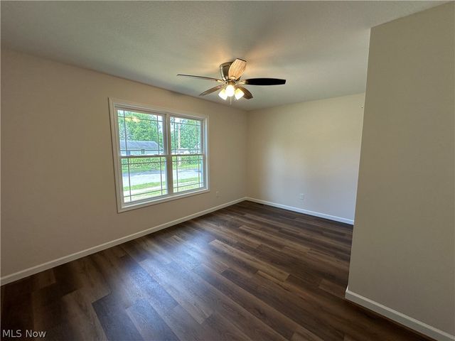 78 Prospect Street, Struthers, OH 44471