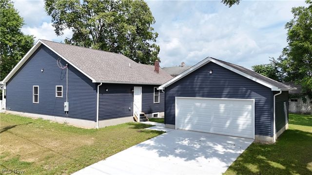 78 Prospect Street, Struthers, OH 44471