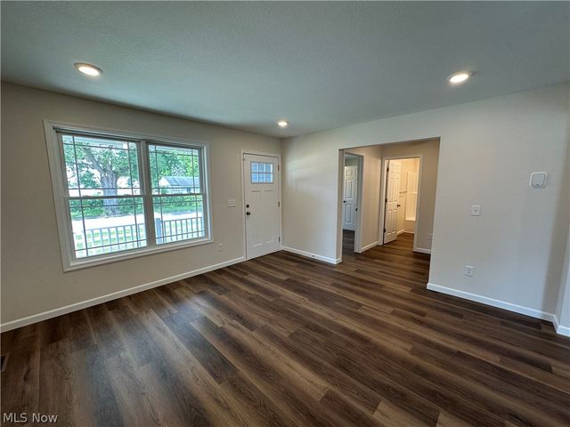 78 Prospect Street, Struthers, OH 44471