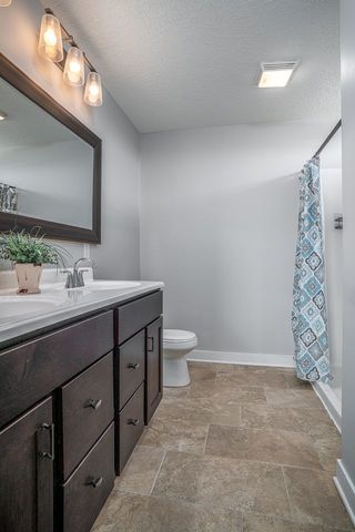 1120 Eagles Crest Drive, Davenport, IA 52804