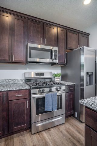 1120 Eagles Crest Drive, Davenport, IA 52804