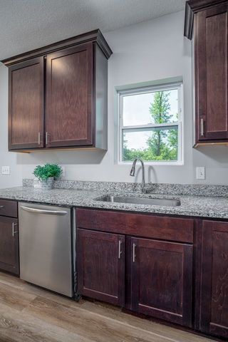 1120 Eagles Crest Drive, Davenport, IA 52804