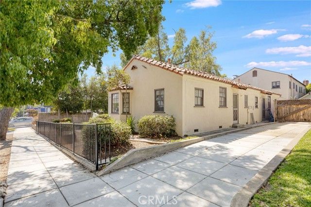 1367 N Mentor Avenue, Pasadena, CA 91104