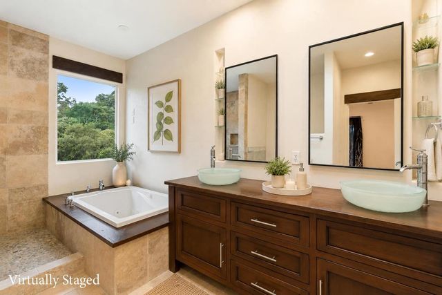 17 Toda Vista, Monterey, CA 93940