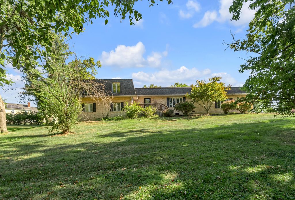 120 Holly Hill Drive, Richmond, KY 40475