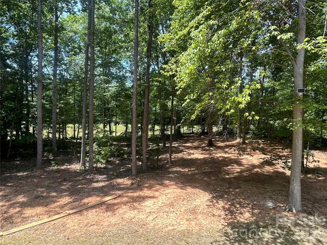 530 Oakwood Circle, Lexington, NC 27295