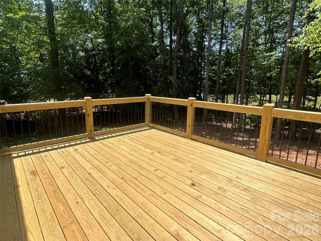 530 Oakwood Circle, Lexington, NC 27295