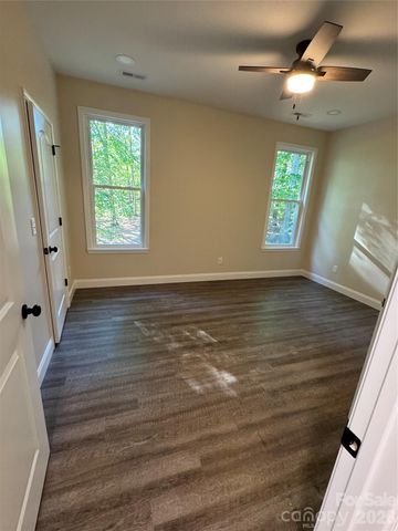530 Oakwood Circle, Lexington, NC 27295