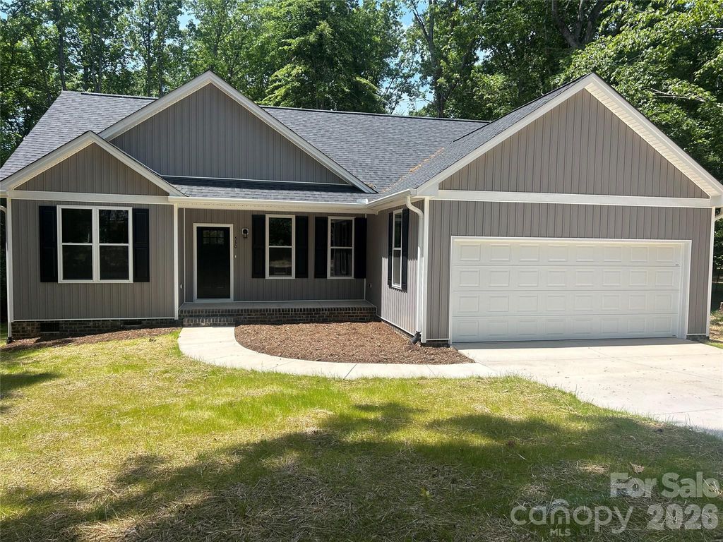 530 Oakwood Circle, Lexington, NC 27295
