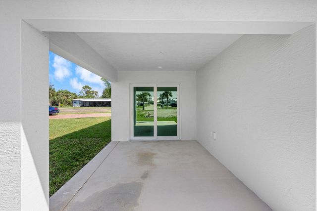 2 Las Casitas Court, Fort Pierce, FL 34951