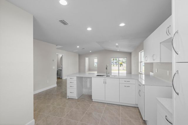 2 Las Casitas Court, Fort Pierce, FL 34951