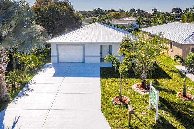 2 Las Casitas Court, Fort Pierce, FL 34951