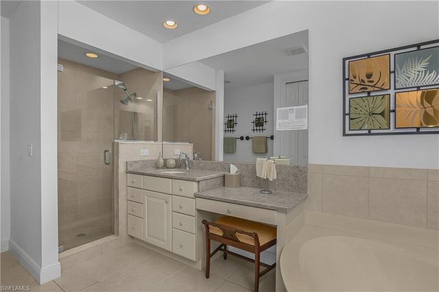 6434 Legacy CIR 401, Naples, FL 34113