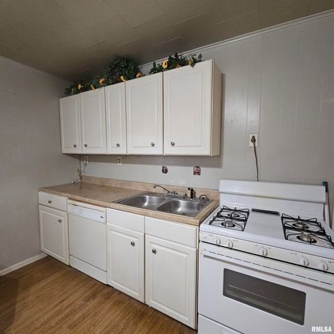 817 N 6TH Street, Mt Vernon, IL 62864