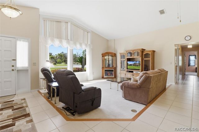 685 E Savoy Street, Lecanto, FL 34461