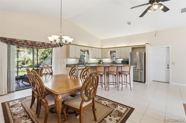 685 E Savoy Street, Lecanto, FL 34461